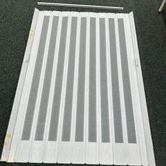 アコーディオンカーテン　ホワイトウッド調の画像