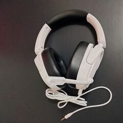 新品未使用(開封、確認のみ）NUBWO ゲーミングヘッドセット PS5ヘッドセット マイク付き 3.5mm 有線 立体音響 ミュート機能付き 250g 軽量 ヘッドホン PS5 PS4 Switch 2 Xbox PC スマホ 対応の画像