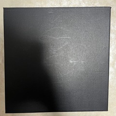 クリスマスリース 赤と金の松ぼっくりの画像