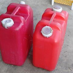 灯油用ポリタンク(中古)　ポンプ(中古)