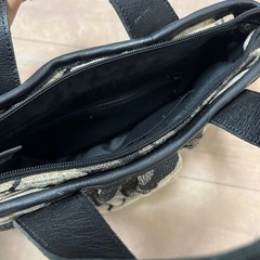 ベージュ　ベロア　バッグの画像