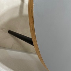 ダイニングテーブル ラウンド（KUUM)の画像