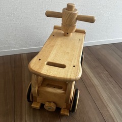 木製　子供用　乗り物の画像