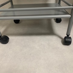 IKEAキャスター付きラックの画像