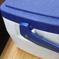 廃盤 コールマン クーラーボックス 5272 白×青 小さめ 95年製 レトロ キャンプ アウトドア 札幌 手稲の画像