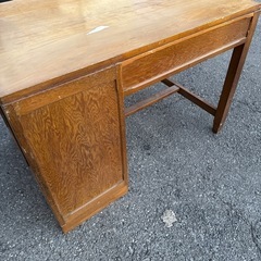 レトロテーブルの画像