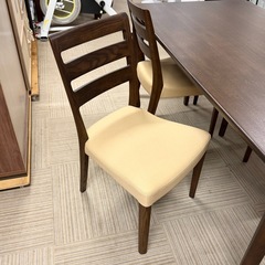 【新品同様‼️】定価34万♪ 現行モデル カリモク家具 165cm幅4人掛けダイニングテーブルセット チターノ レッドオーク材 ブラウン♪の画像