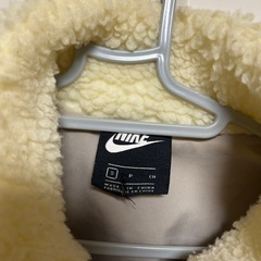Nike レディースフリースジャケット Sの画像
