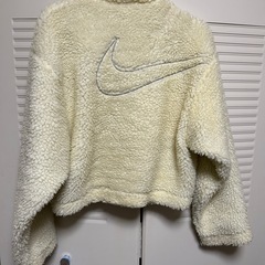 Nike レディースフリースジャケット Sの画像