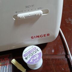 シンガ−ミシンアプリコット中古の画像
