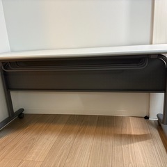 無料UCHIDA製折りたたみ机　150✖️60の画像