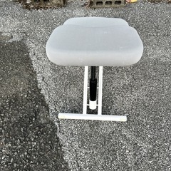 事務用椅子の画像