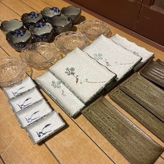 皿　コップ　
まとめてもらってくださいの画像