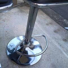 バーチェア　2脚あり　Bar　椅子の画像