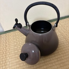 ル・クルーゼ　ケトル　やかん　茶色　　の画像