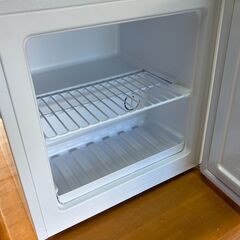 守山区の方から購入しました YAMAZEN 電気冷凍庫 31L YF-WU30(W) 2024年製 中古美品の画像