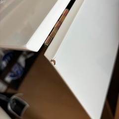 ニトリ　ダイニングテーブル、回転イスの画像