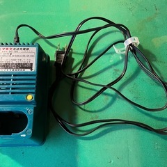 makita 10mm電池ドリル・急速充電器セット　6010Dの画像