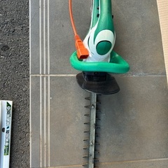 マキタ生垣バリカン電源コード式の画像