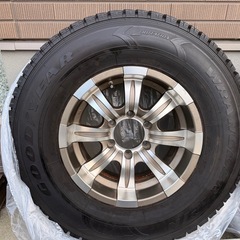 アルミホイール&スタッドレスタイヤ265-70R16の画像