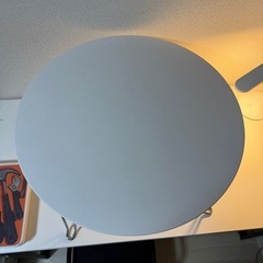 丸いテーブル　0円の画像