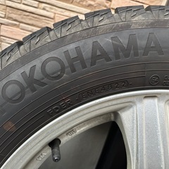 【１シーズンのみ使用/バリ溝/スタッドレス】４本セット  ヨコハマ アイスガード6 iG60 215/60R17 ブリヂストン製アルミホイール付 C-HR/エスティマ/エルグランドの画像