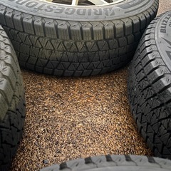 ブリヂストン ブリザックDM-V3 225/60R18冬タイヤ アルミ付4本の画像