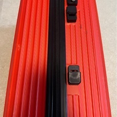 【0円】赤いキャリーケース※破損ありの画像