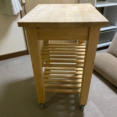 キャスター付きキャビネット　キッチンなどに♪の画像