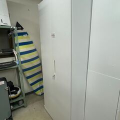 リサイクルショップどりーむ荒田店　No5520 オフィス用キャビネット　事務棚　書庫　ロッカー　鍵付き　大型♪　棚板調節可能♪の画像