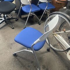 リサイクルショップどりーむ荒田店　No5523 オフィスチェア　事務椅子　キャスター付き　会議イスの画像