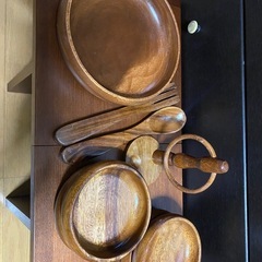 木製のサラダボールセットの画像