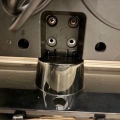 【訳あり】TOSHIBA 32型テレビ 32S5 壁掛け金具付き・動作OK（YouTube/Netflix安定）の画像