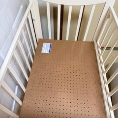 カトージ　ベビーベッドの画像