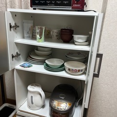 食器棚の画像