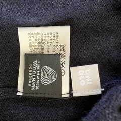 UNIQLO  V字型セーター（ウール）　メンズ：Ｍ　紺色の画像