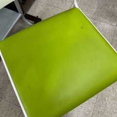 ★リユースのサカイ高崎店★TJ13554  椅子 緑白 H76×D45×W43.5 クリーニング済みの画像