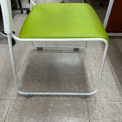 ★リユースのサカイ高崎店★TJ13554  椅子 緑白 H76×D45×W43.5 クリーニング済みの画像