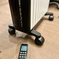 De'longhi デロンギ MDH15-BK 10-13畳 mdh15 オイルヒーター 展示品 保管品 美品 暖房 ヒーター de'longhi delonghiの画像