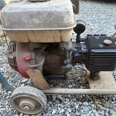 プレート　メーカー不明　　　　　　　　　エンジン　Robin ジャンク品の画像