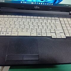 お渡しする方が決まりました。最新バージョン25H2　Windows11 第六世代 LIFEBOOK A 576/N Core i5-6200U メモリ8GB SSD256GBの画像