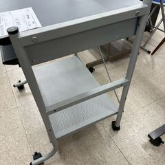 ★リユースのサカイ高崎店★TJ13560  PCデスク　 グレー H127×D45×W65 クリーニング済みの画像