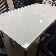 【定価87,000円】ダイニングテーブルセット 4人掛け ハイバックチェア リビング ダイニングチェア 4脚 幅135cm135x80 ダイニングテーブル 5点セット 光沢 艶 ホワイト ブラック 清潔感 カジュアル モダン シンプルの画像