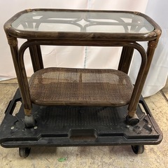 【無料】【引取限定】ラタンサイドテーブルお譲りします2025/12/7〜の画像