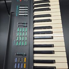YAMAHA PSR 16 FM DIGITAL SYNTHESIZERの画像