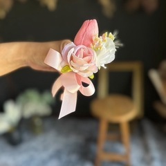 クラッチブーケ（ブーケトニア付き）の画像