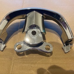 スズキ　スカイウェイブ250 ハンドルクランプカバー　マジェスティ125 流用の画像