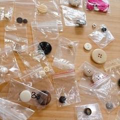 いろいろなボタンの画像