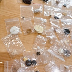 いろいろなボタンの画像