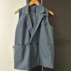 dazy ジレ ダークグレー Sサイズの画像